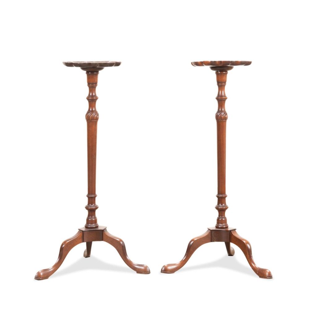 PAIR GEORGIAN STYLE MAHOGANY CANDLE 3b3f04