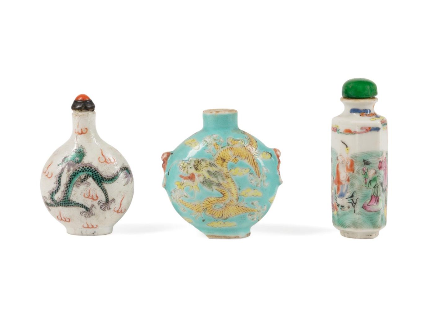 THREE CHINESE PORCELAIN SNUFF BOTTLES 3b3f70