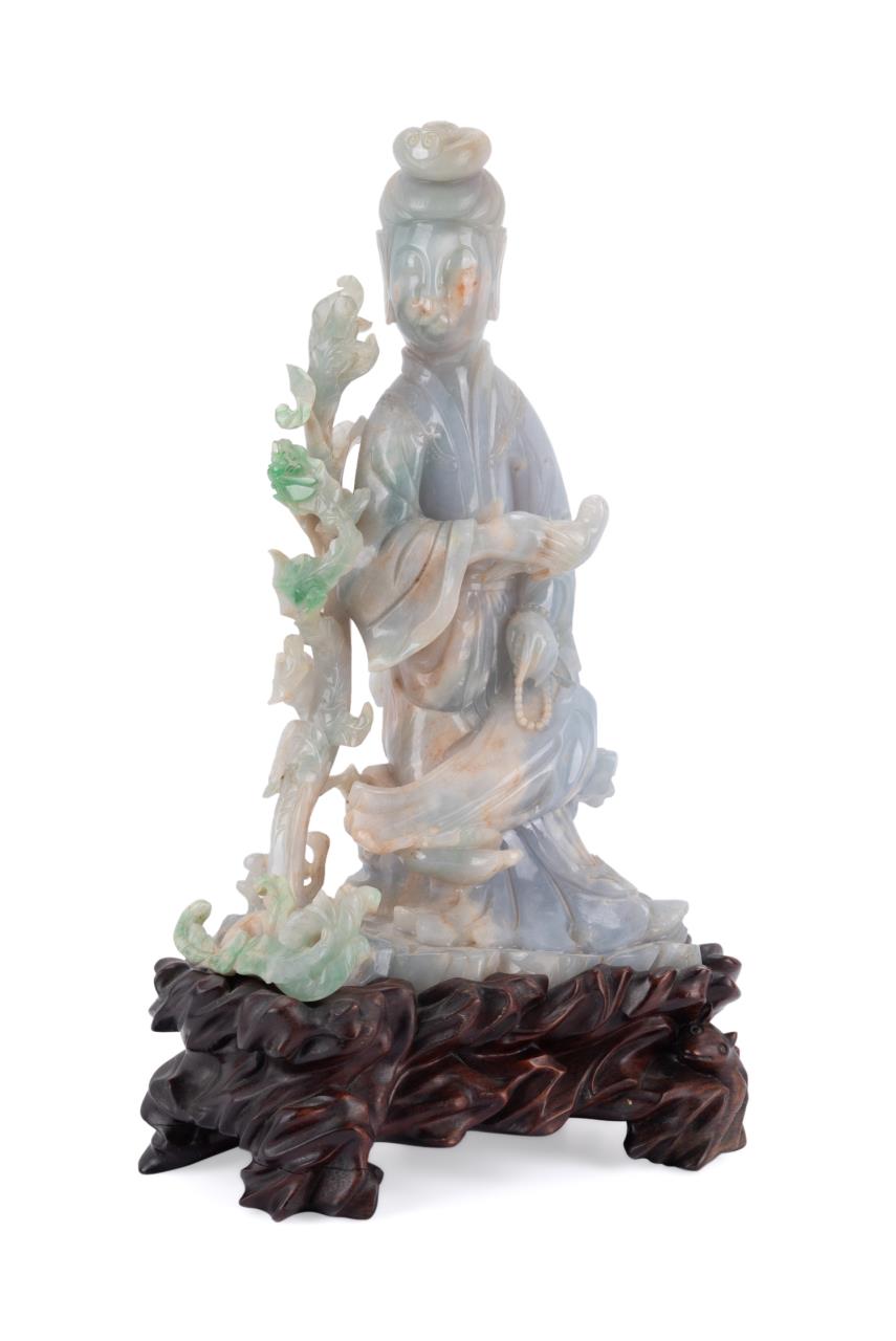 CHINESE CARVED JADEITE SEATED QUANYIN