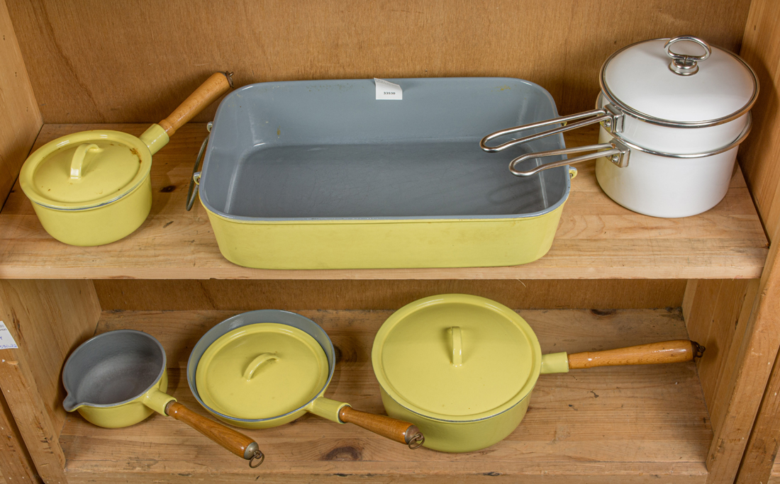 A GROUP OF FIVE BELGIAN DESCOWARE ENAMEL