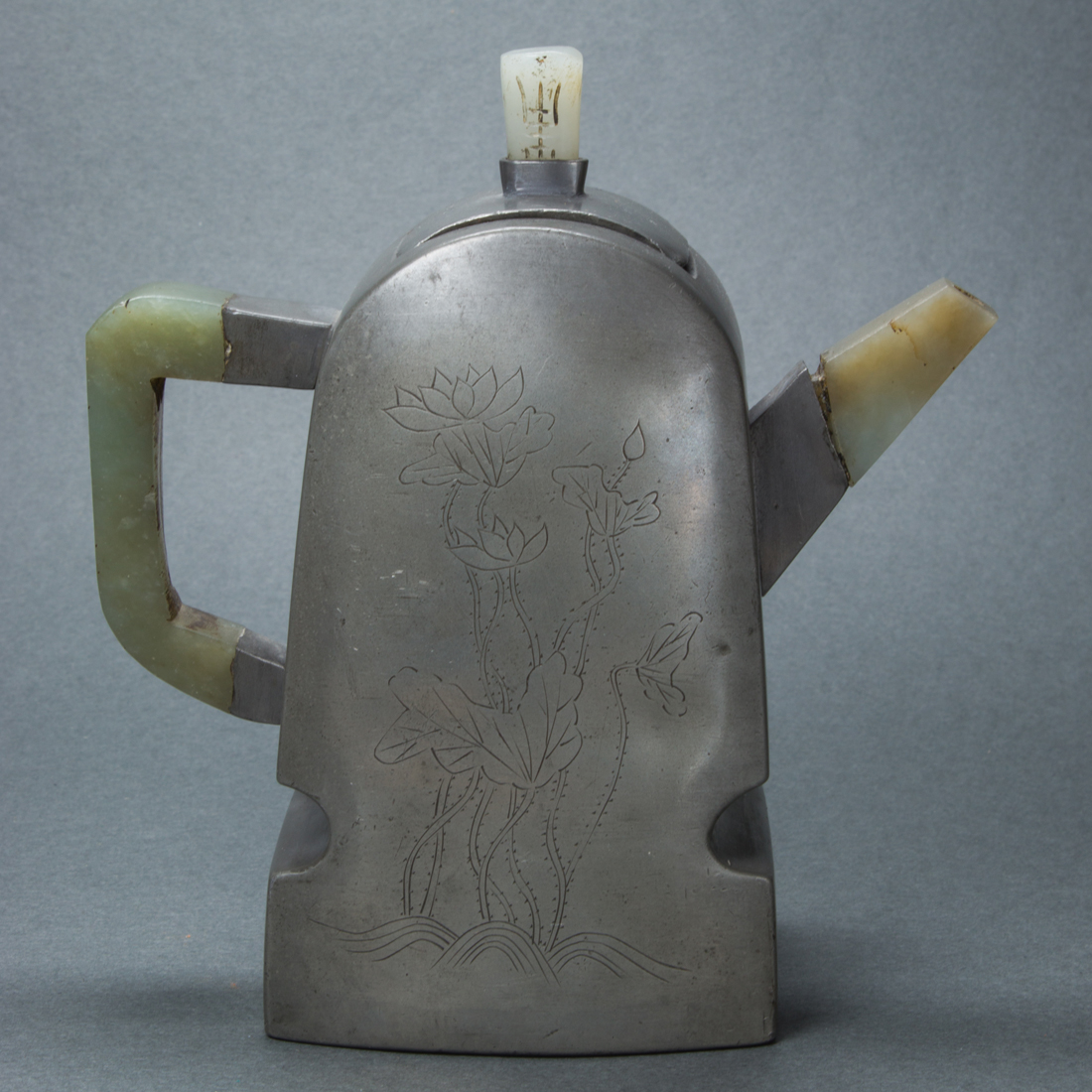 CHINESE JADE AND PEWTER TEAPOT 3b436e