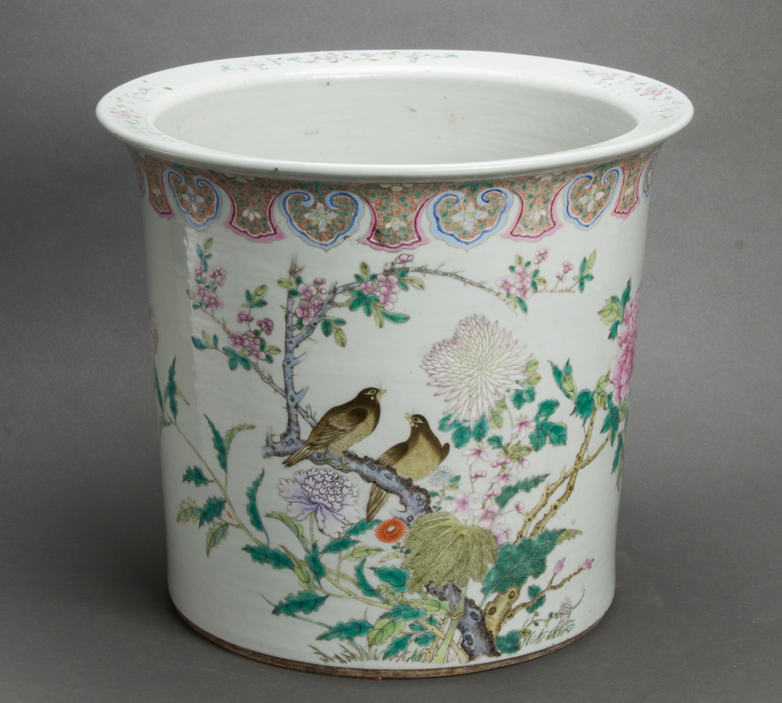 CHINESE FAMILLE ROSE PLANTER Chinese 3b4374