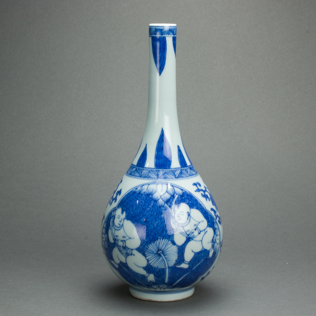 CHINESE UNDERGLAZE BLUE BOTTLE 3b43cb