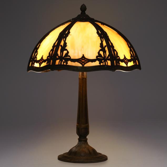 AN AMERICAN SLAG GLASS TABLE LAMP