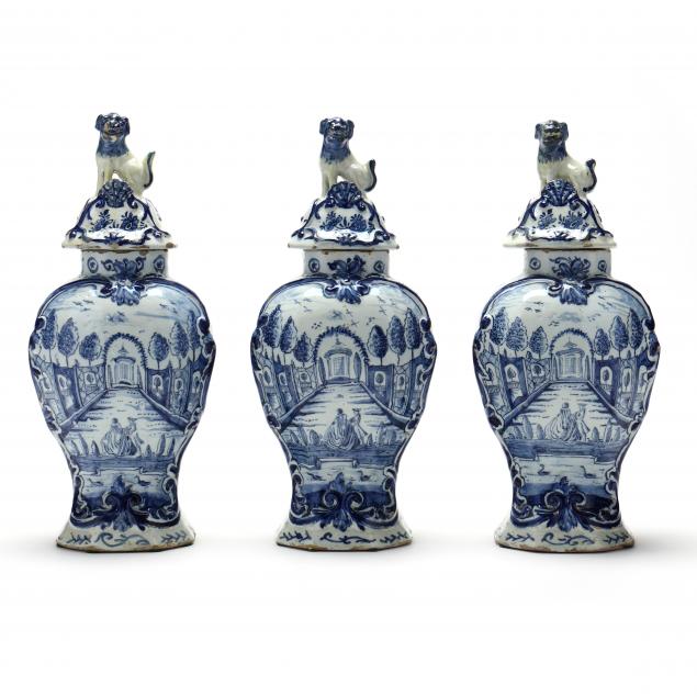 SET OF THREE DUTCH DELFT GARNITURE 3b6ca8