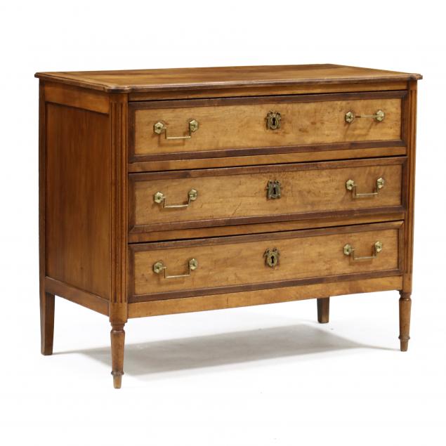 LOUIS XVI WALNUT COMMODE Late 18th