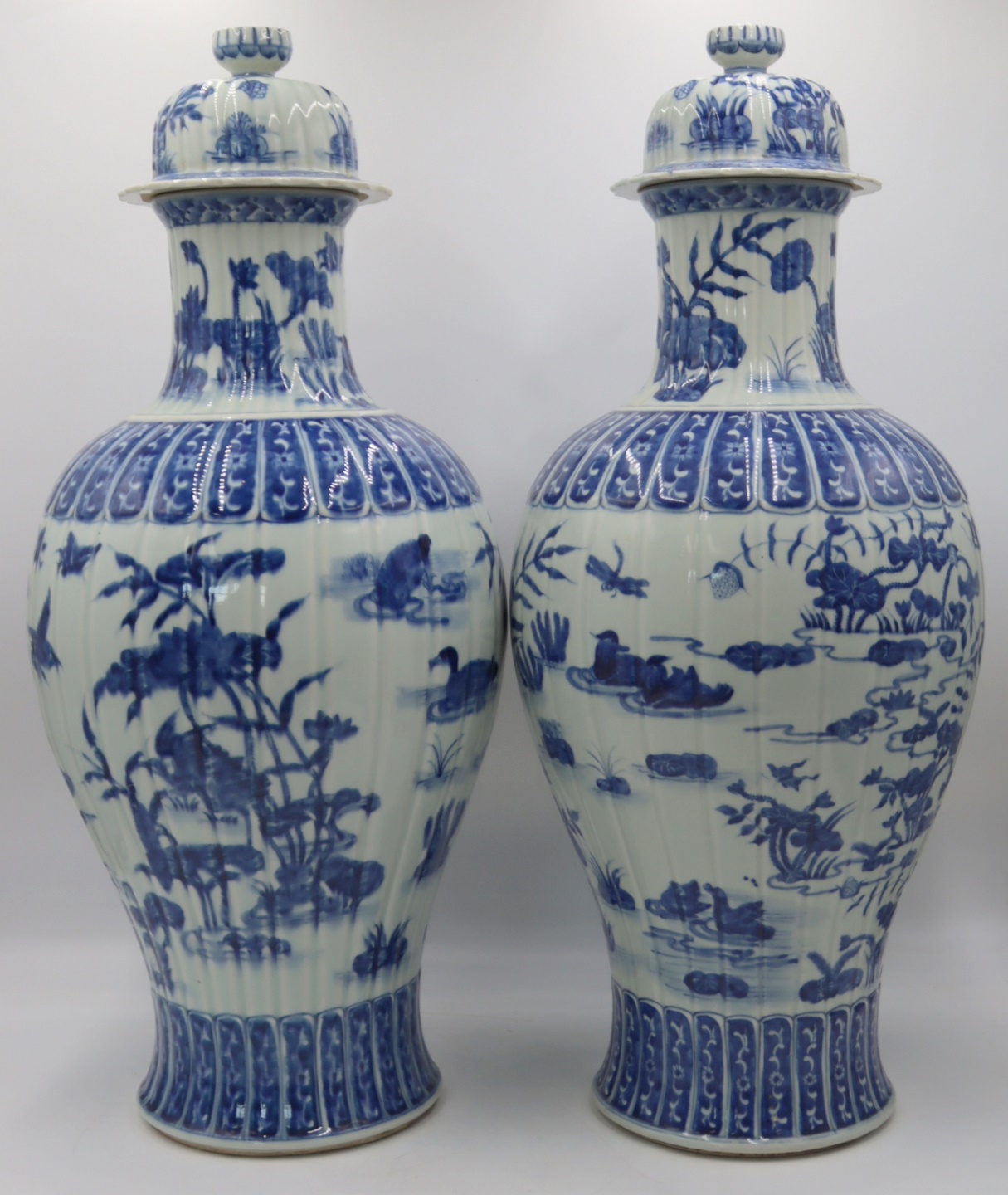 PAIR OF LARGE CHINESE BLUE AND 3b6f0f