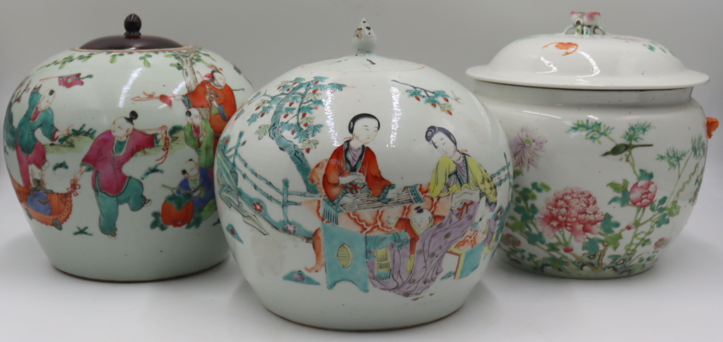  3 CHINESE FAMILLE ROSE LIDDED 3b6f25