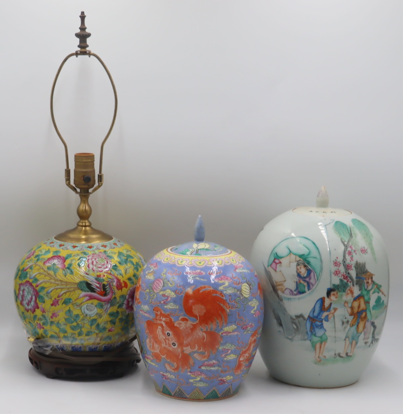 COLLECTION OF CHINESE ENAMEL PORCELAINS.