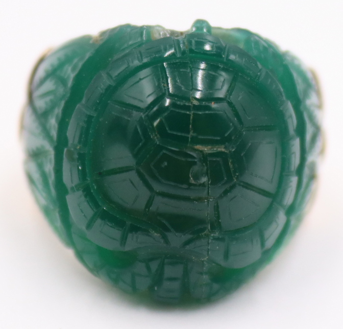 JEWELRY 14KT AND CARVED GEM TURTLE 3b6fa5