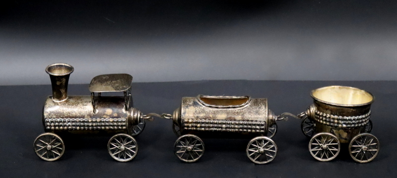 JUDAICA. STERLING HAVDALAH TRAIN SET.