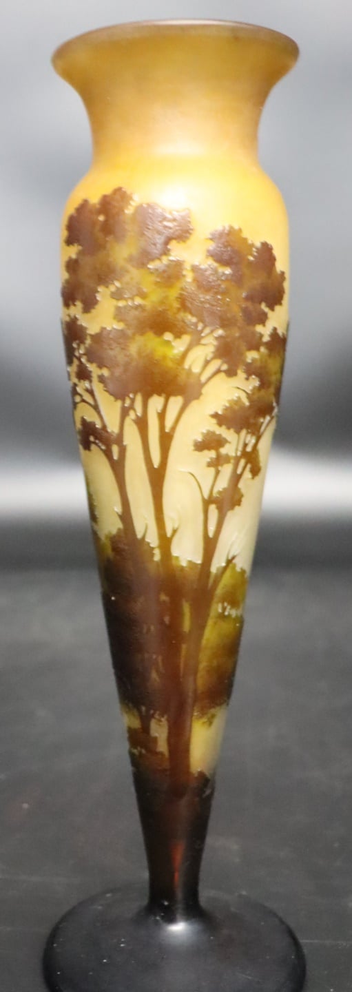 GALLE ART GLASS ETCHED GLASS CAMEO VASE.