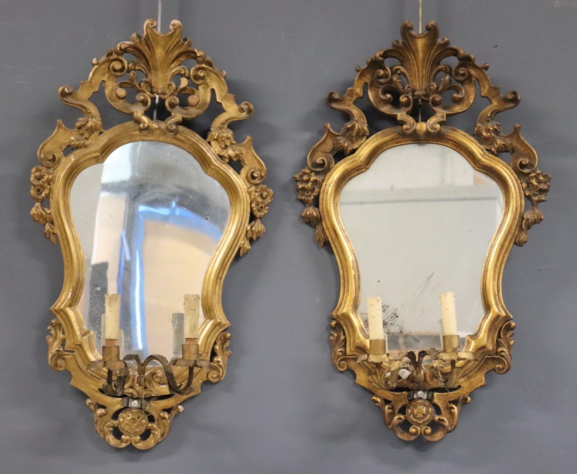 AN ANTIQUE PR OF CARVED GILTWOOD