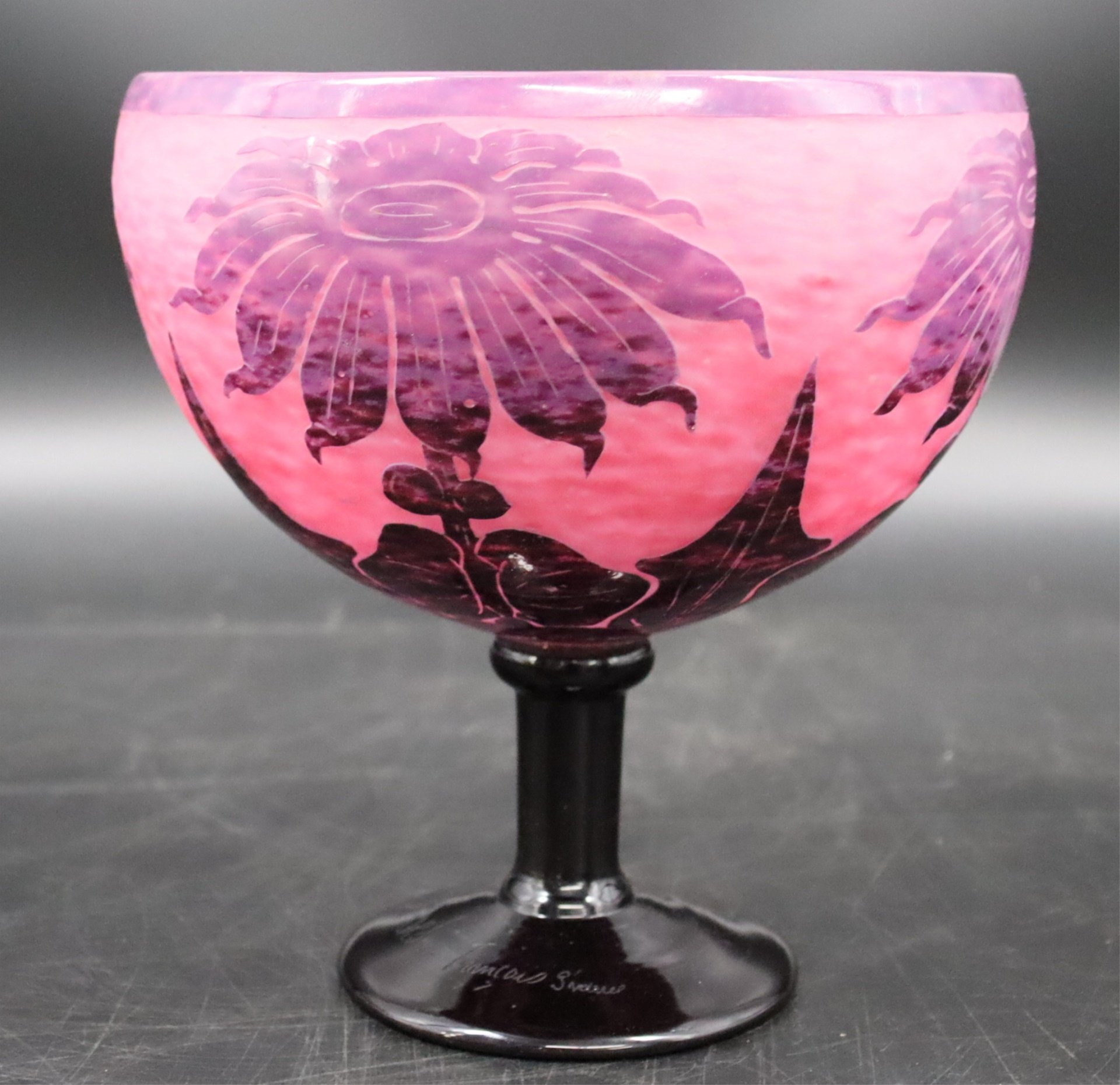 LARGE LA VERRE FRANCAIS PEDESTAL BOWL