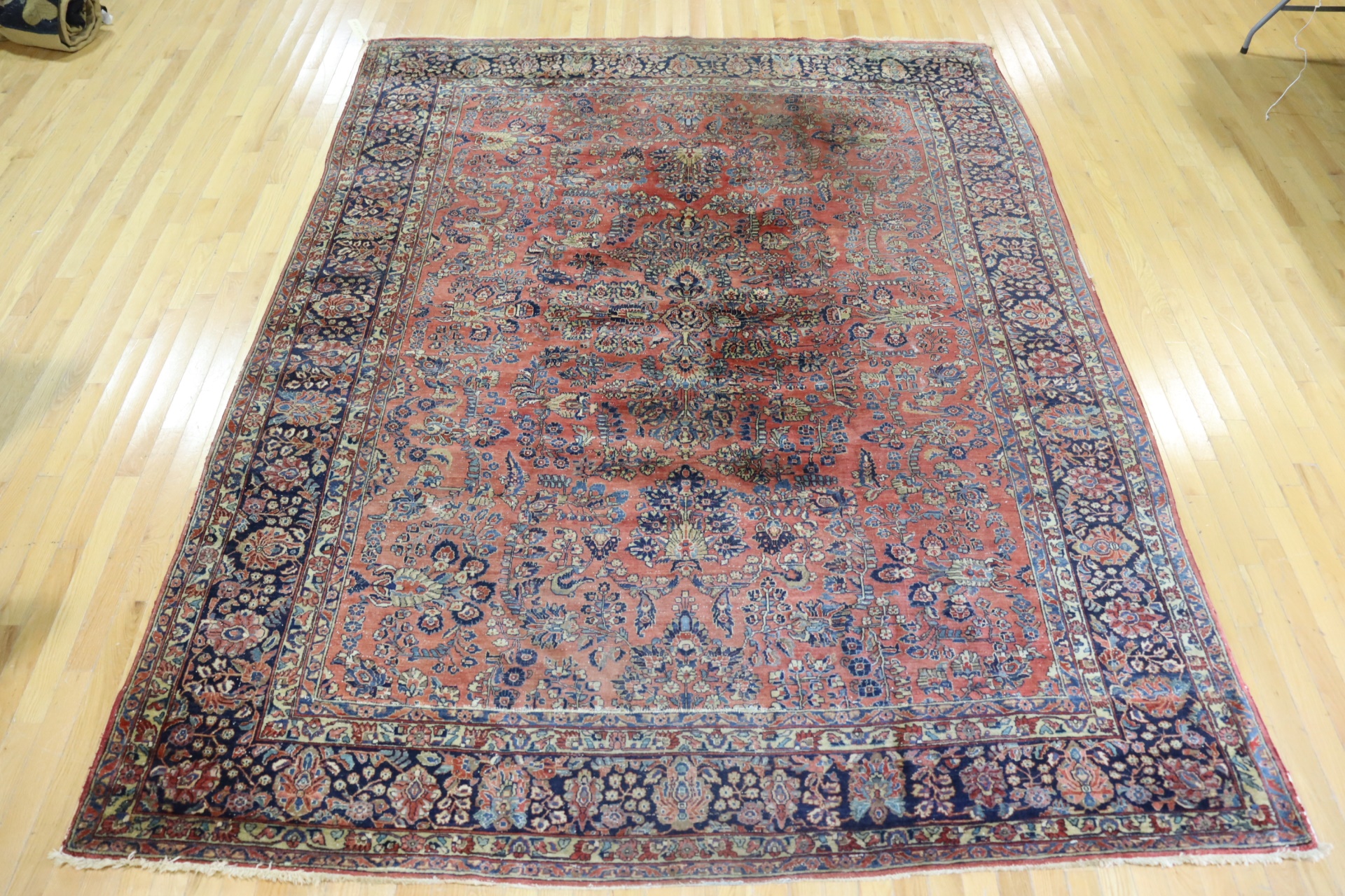 ANTIQUE & FINELY HAND KNOTTED SAROUK