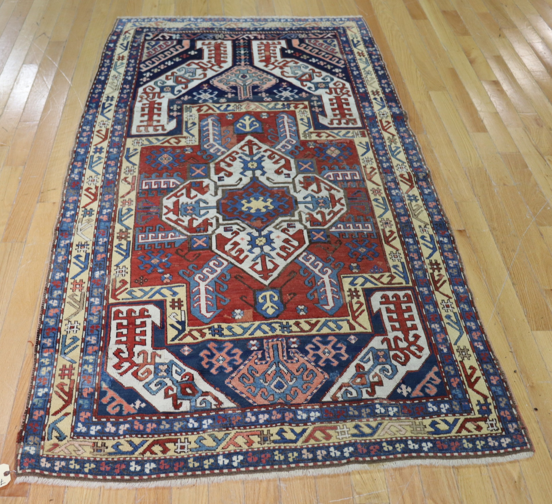 ANTIQUE & FINELY HAND KNOTTED CAUCASIAN