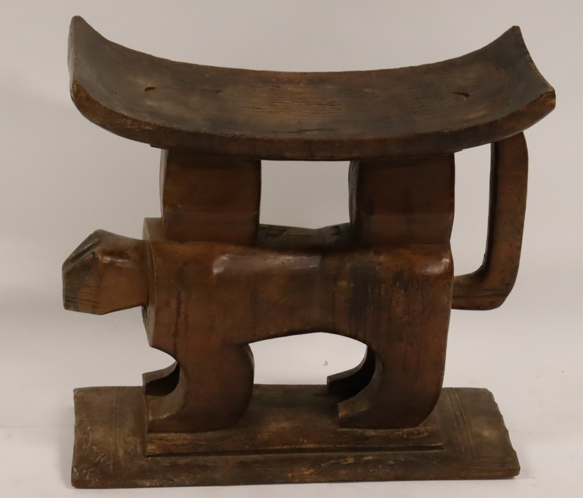 AFRICAN SENUFO CARVED WOOD STOOL.