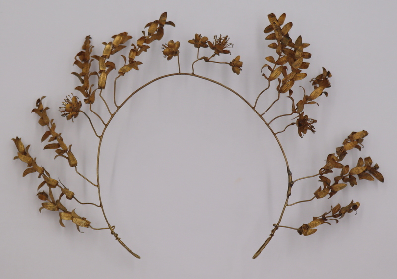 ANTIQUE GILT METAL FOLIATE FORM 3b71f1