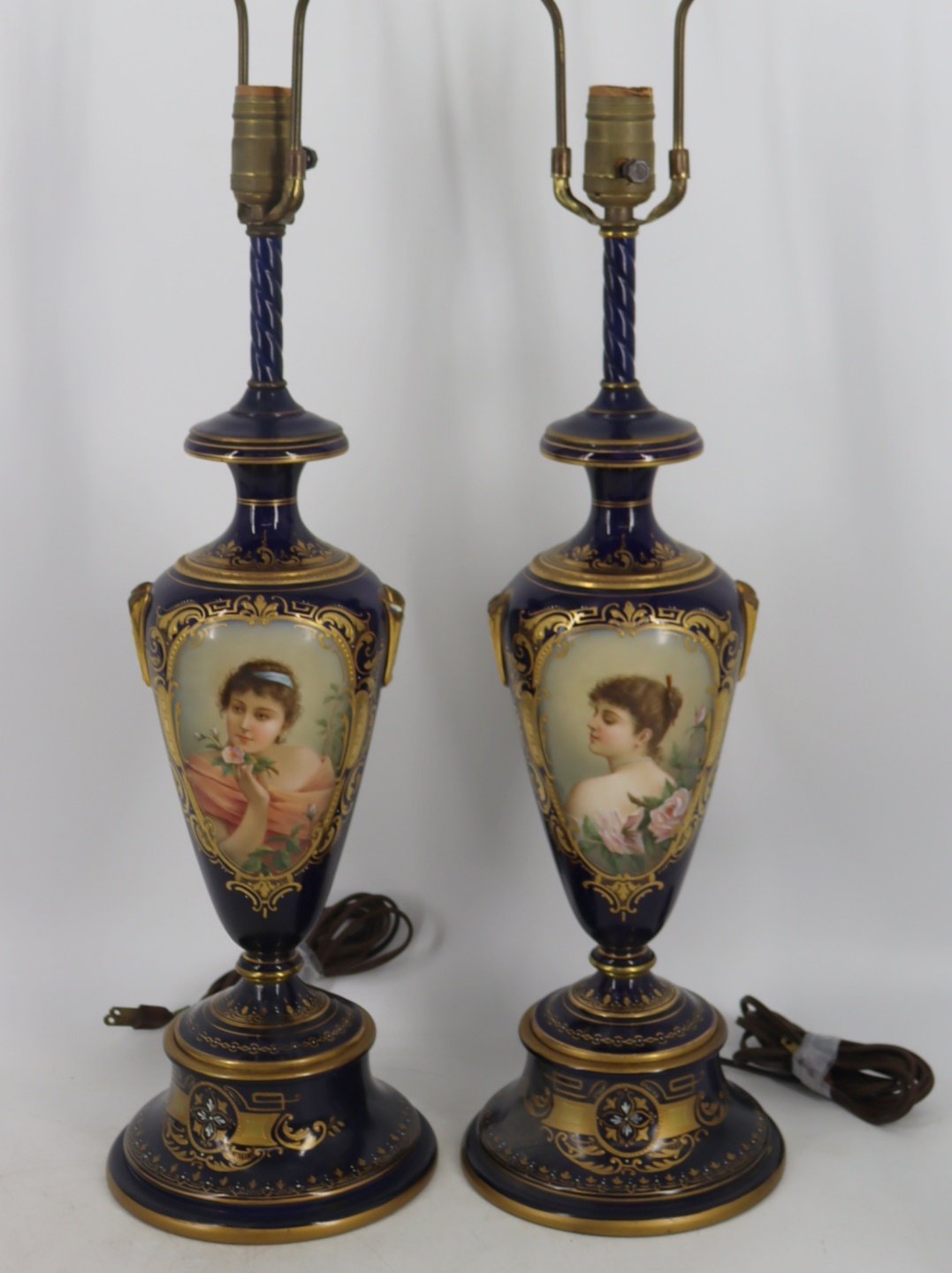 A PAIR OF ROYAL VIENNA LAMPS (ATTRIB)