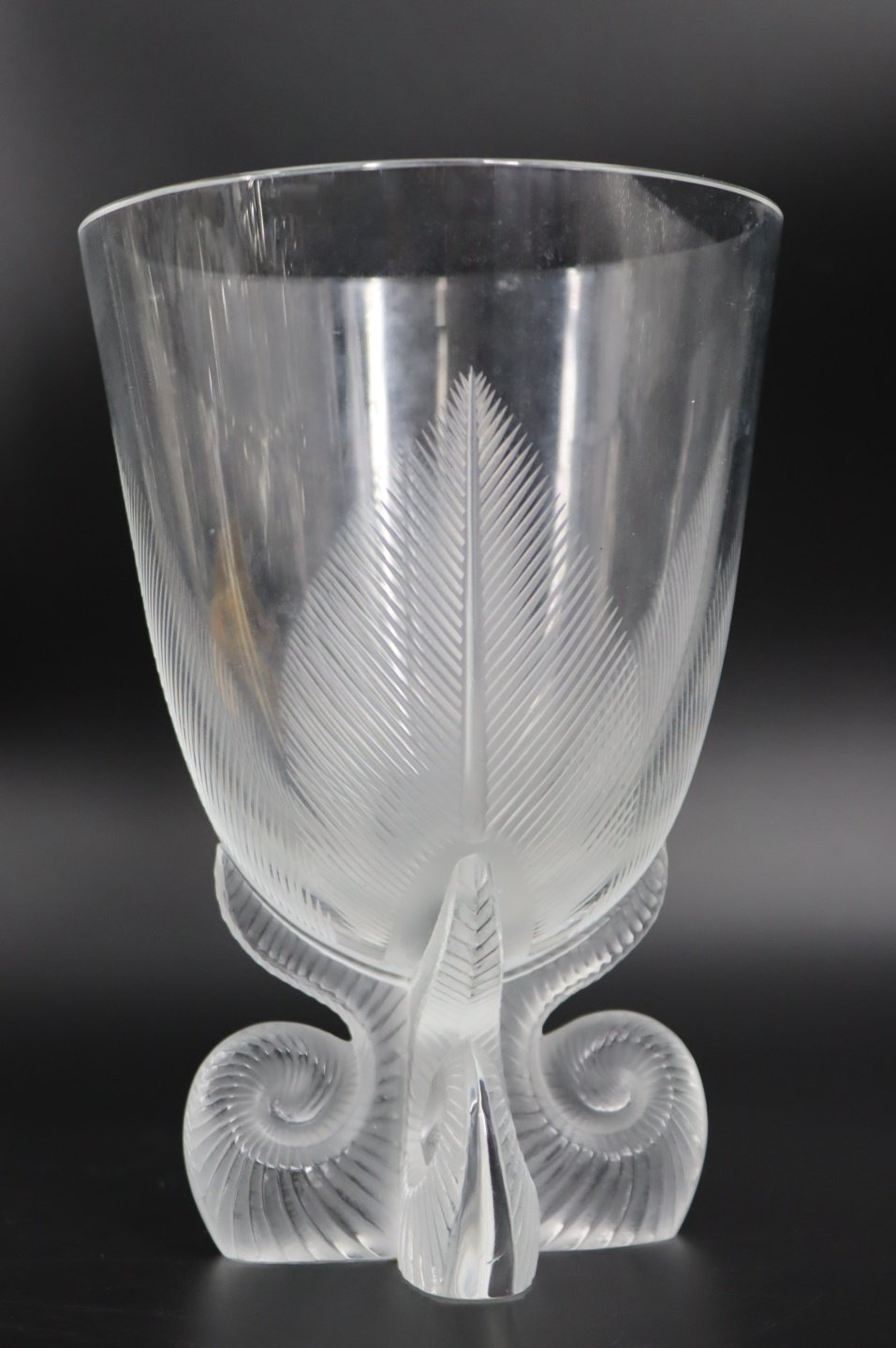 LALIQUE CRYSTAL OSMONDE SHELL FOOTED 3b72d3