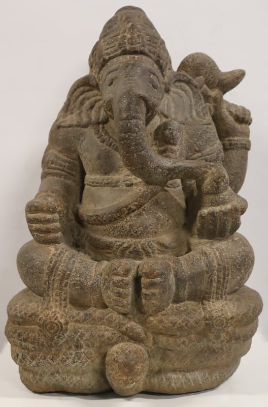 LARGE AND HEAVY STONE CARVING OF 3b72e1