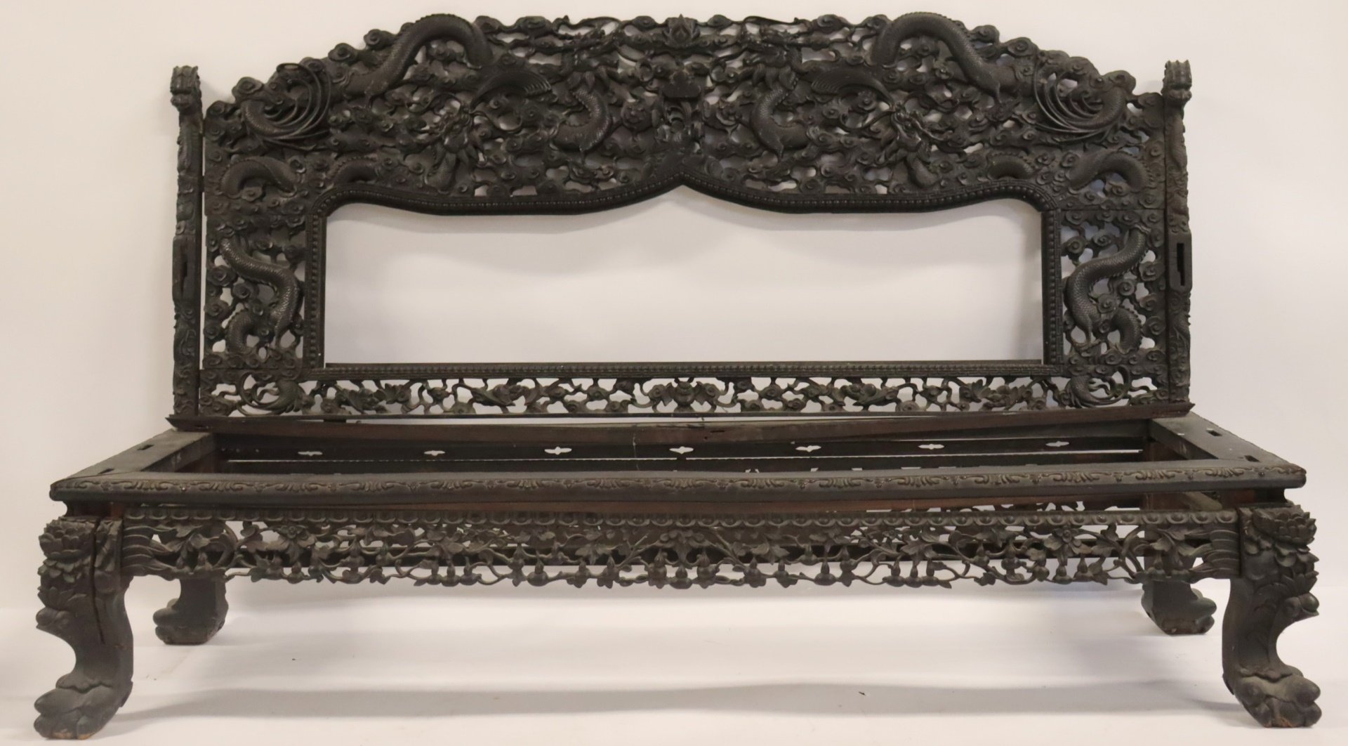 HIGHLY FINELY CARVED ASIAN HARDWOOD 3b734f
