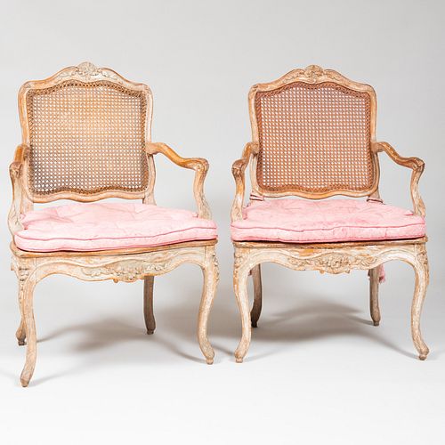 PAIR OF LOUIS XV STYLE PAINTED 3b7437