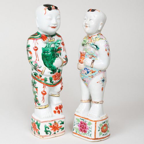TWO CHINESE PORCELAIN MODELS OF 3b7475