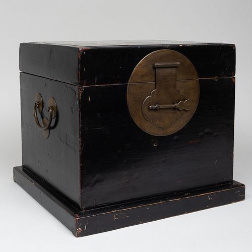 CHINESE BLACK LACQUER SQUARE TRUNK15 3b7498