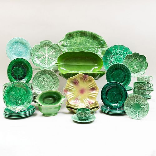 ASSEMBLED GROUP OF GREEN GLAZED 3b7588