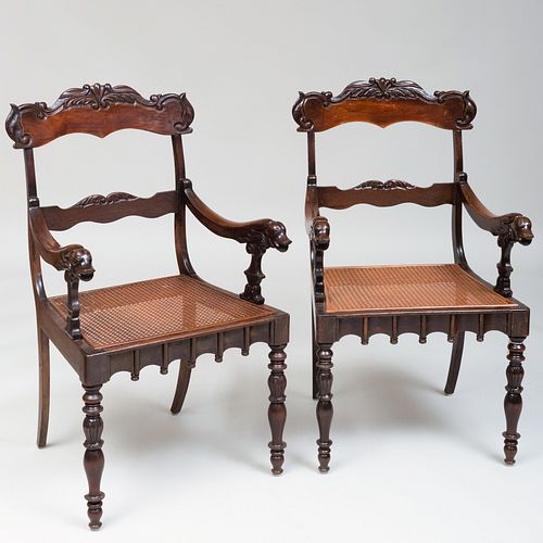 PAIR OF CONTINENTAL CARVED MAHOGANY 3b75c0