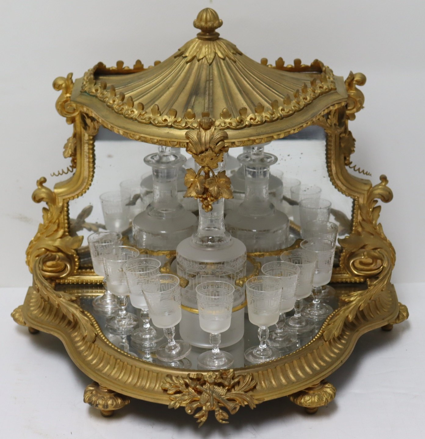 ANTIQUE FINEST QUALITY GILT BRONZE