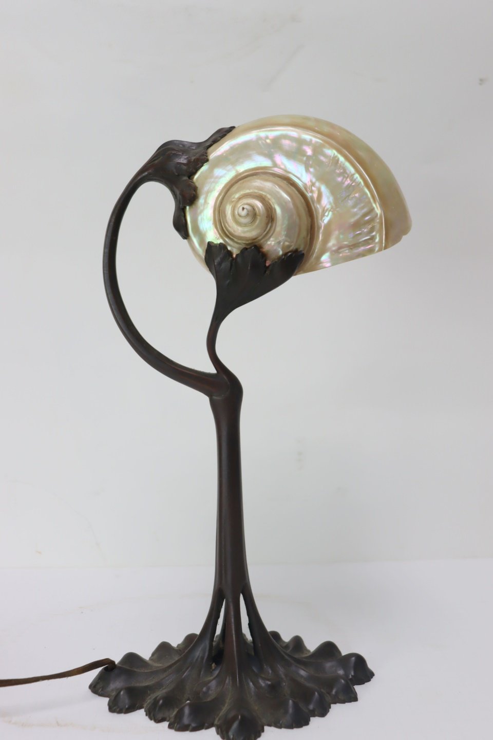 ANTIQUE TIFFANY STYLE BRONZE NAUTILUS 3b76e7