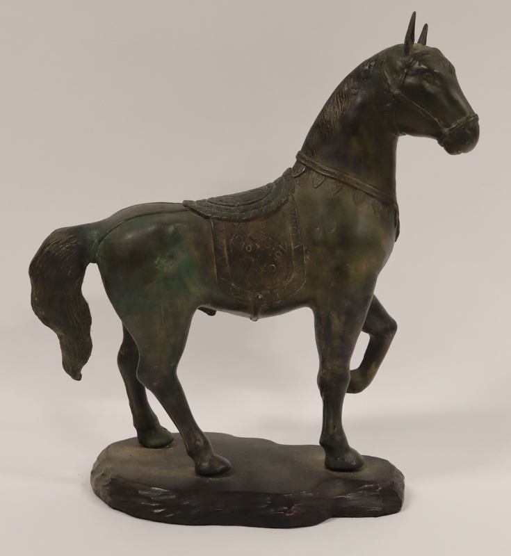 CHINESE ARCHAIC STYLE BRONZE HORSE  3b77aa