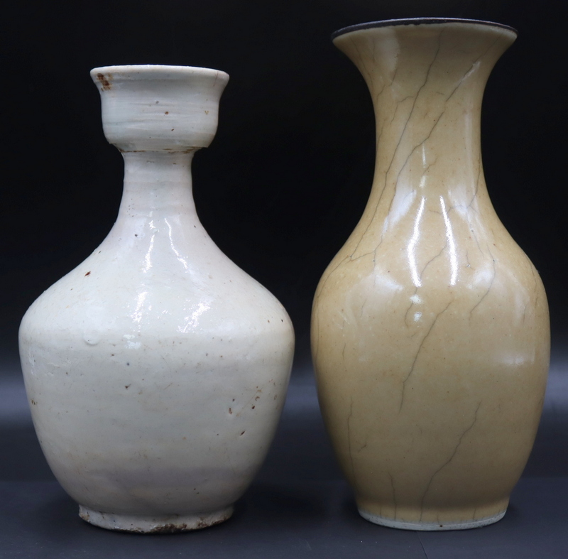  2 CHINESE GLAZED PORCELAIN VASES  3b77b6