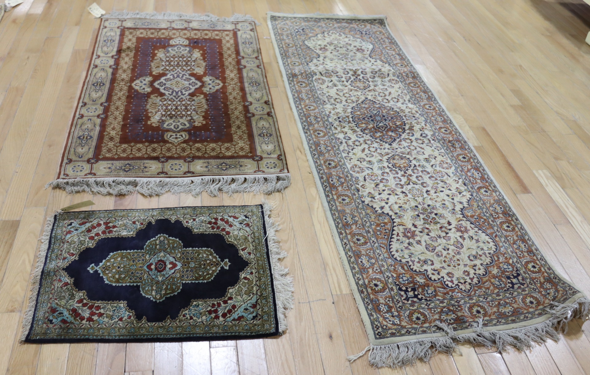 3 VINTAGE FINELY KNOTTED CARPETS  3b77d0