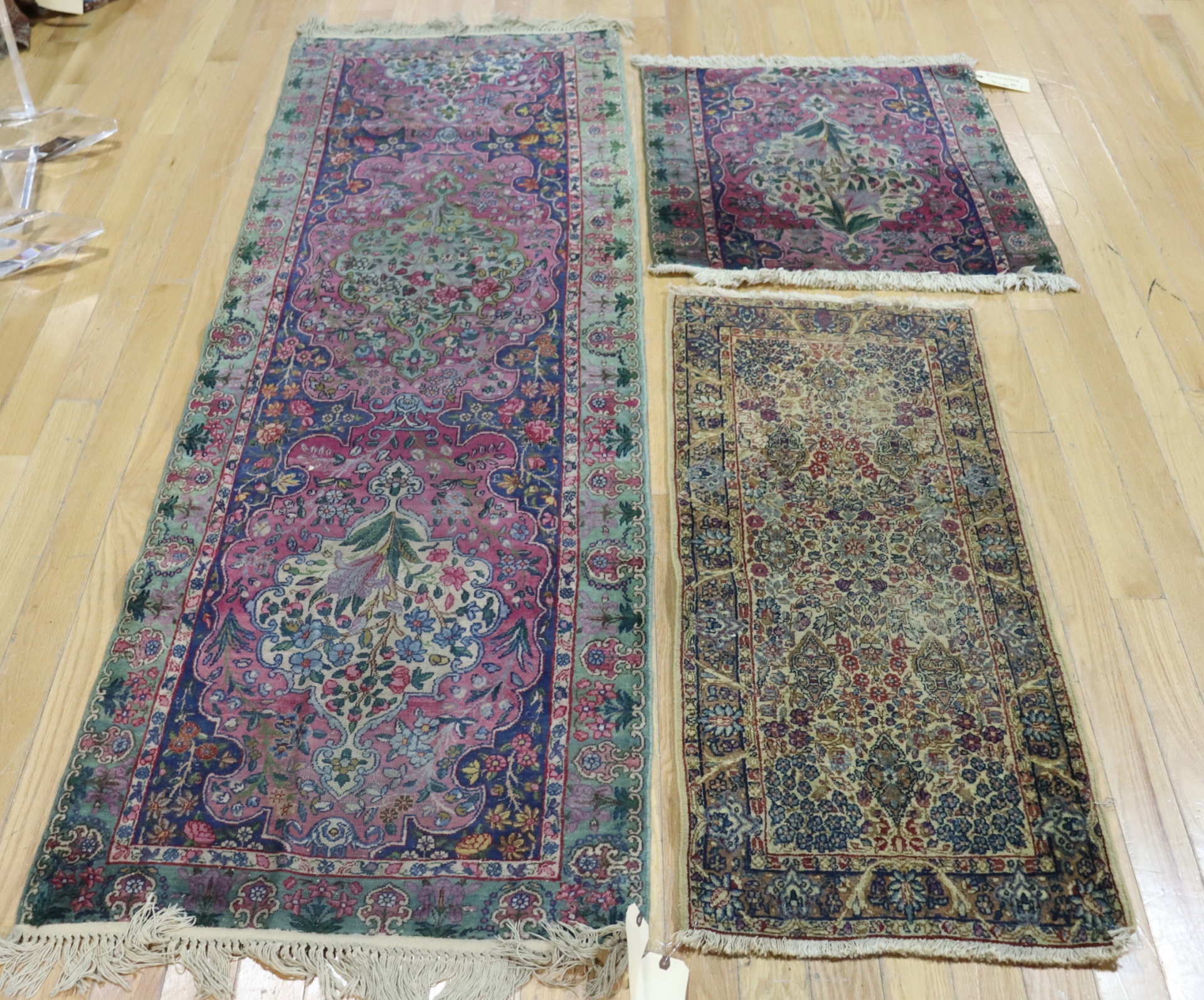 3 ANTIQUE FINELY KNOTTED CARPETS  3b77dc