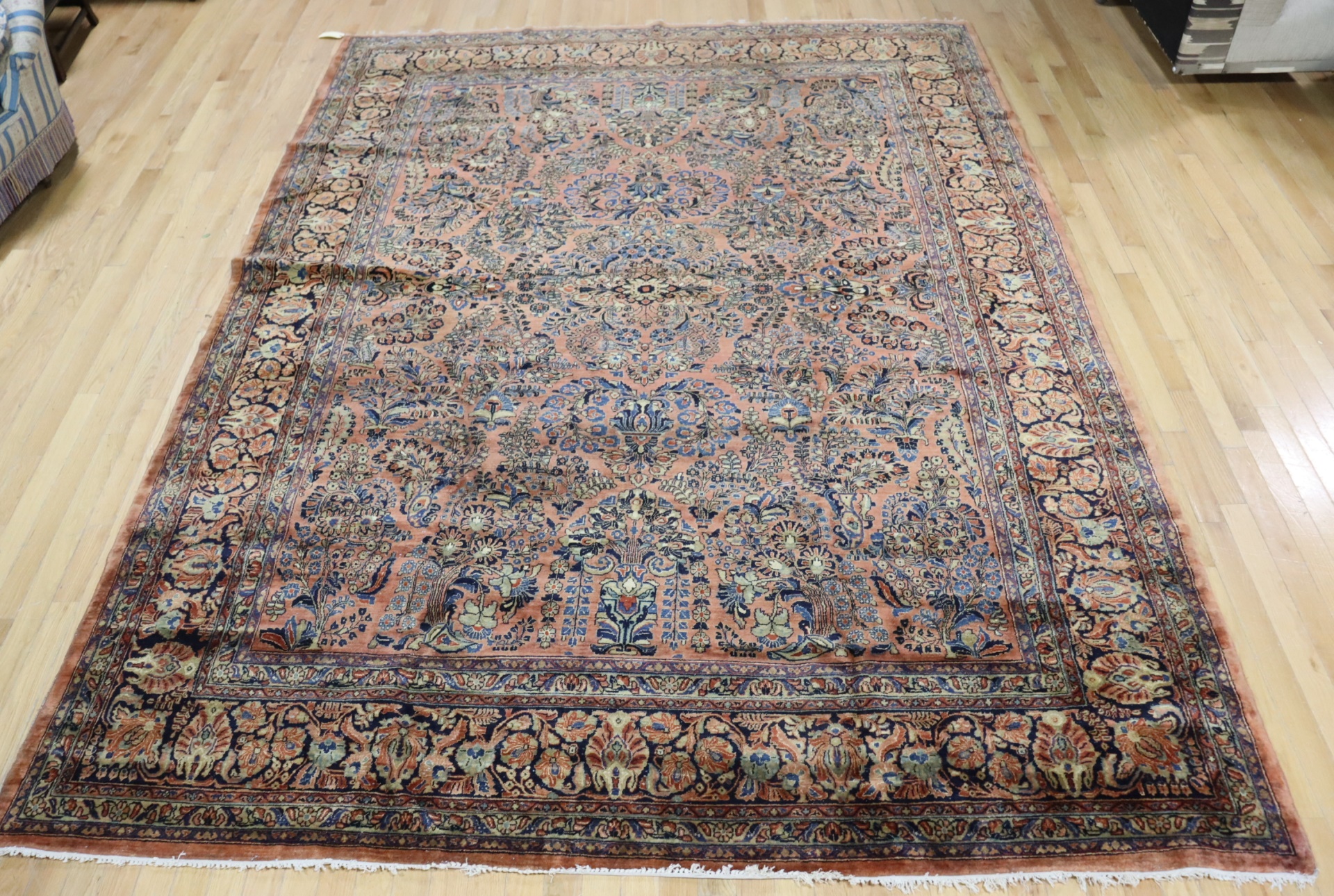 ANTIQUE & FINELY HAND KNOTTED SAROUK