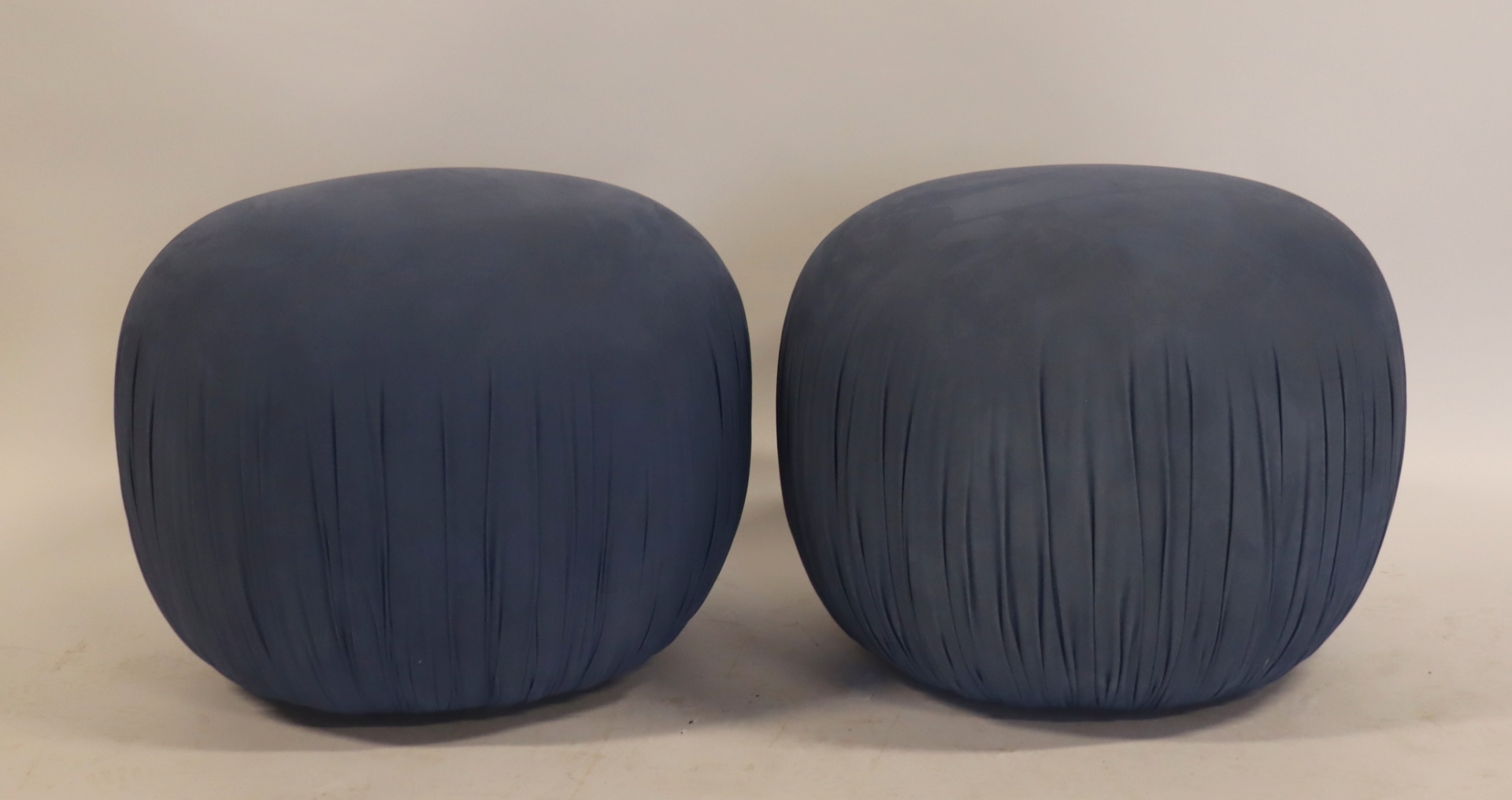 2 VINTAGE LARGE UPHOLSTERED POUFS  3b77ec