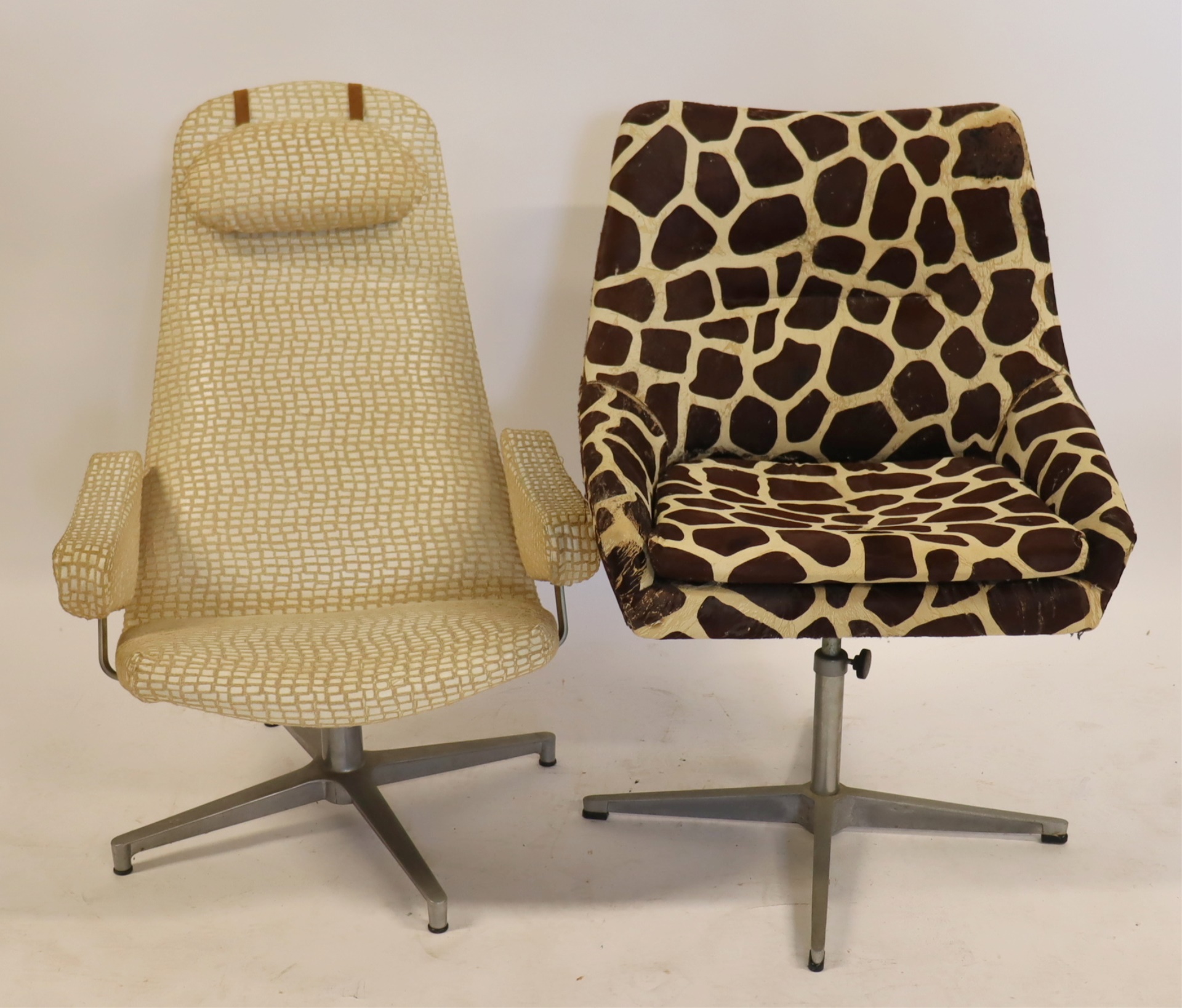 2 MIDCENTURY SWIVEL CHAIRS. 1 with