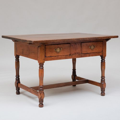 FEDERAL WALNUT TAVERN TABLE29 x 3b7924