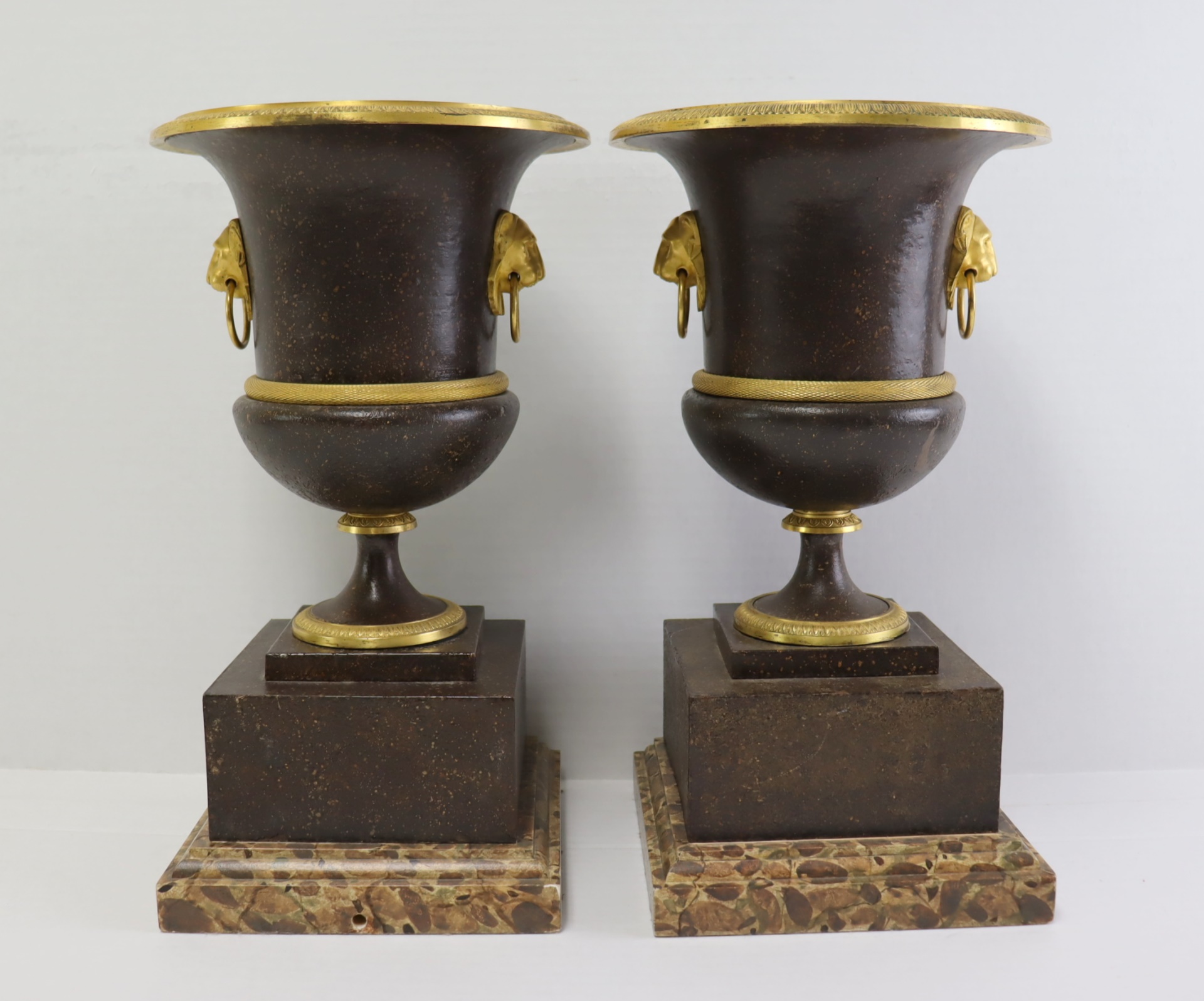 PAIR OF ANTIQUE TOLE AND BRONZE 3b7aa3