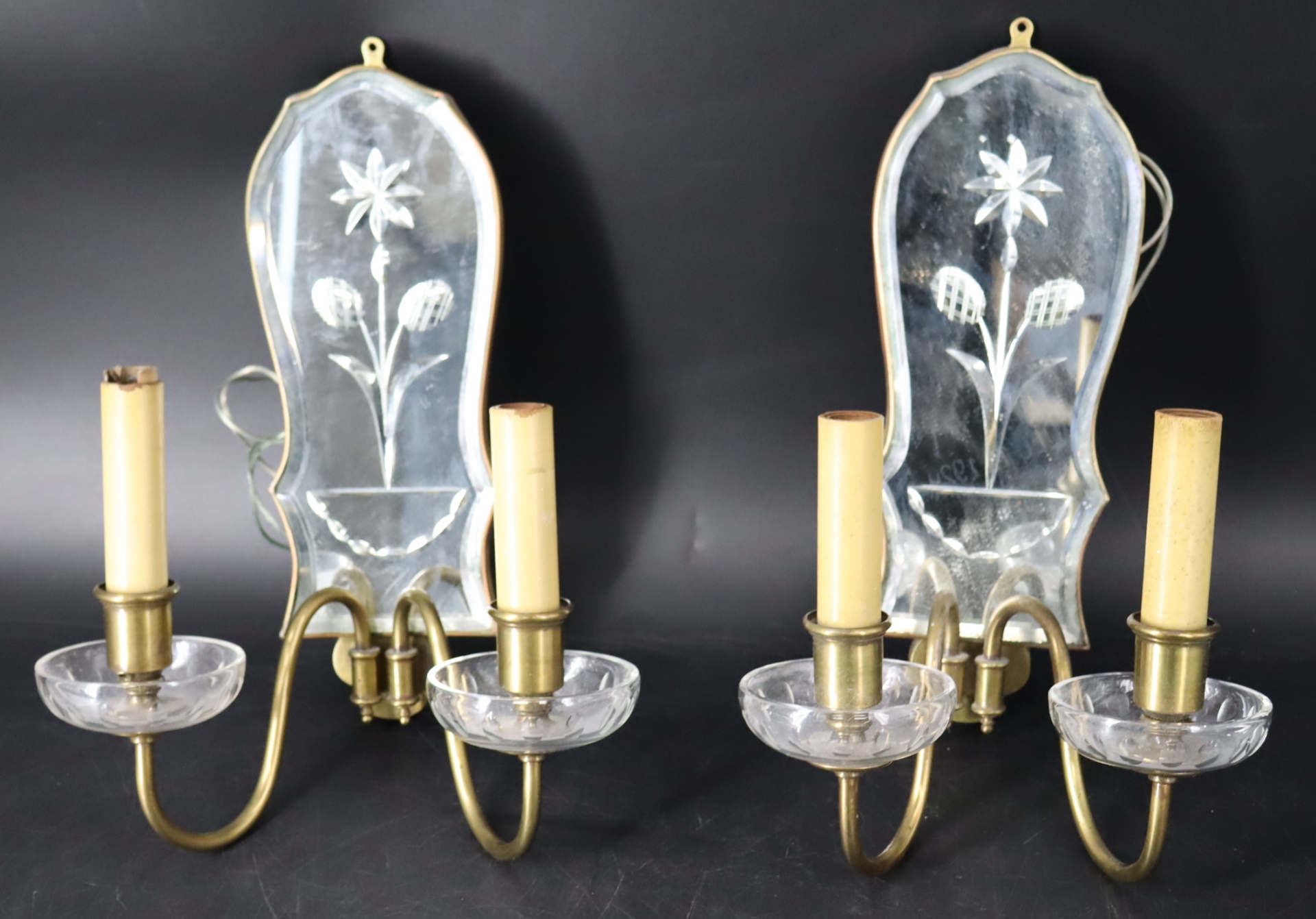 A PAIR OF ANTIQUE 2 LIGHT MIRROR 3b7a9d