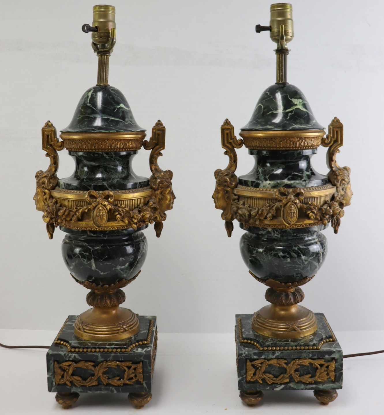 A FINE PAIR OF ANTIQUE BRONZE MOUNTED 3b7aa4