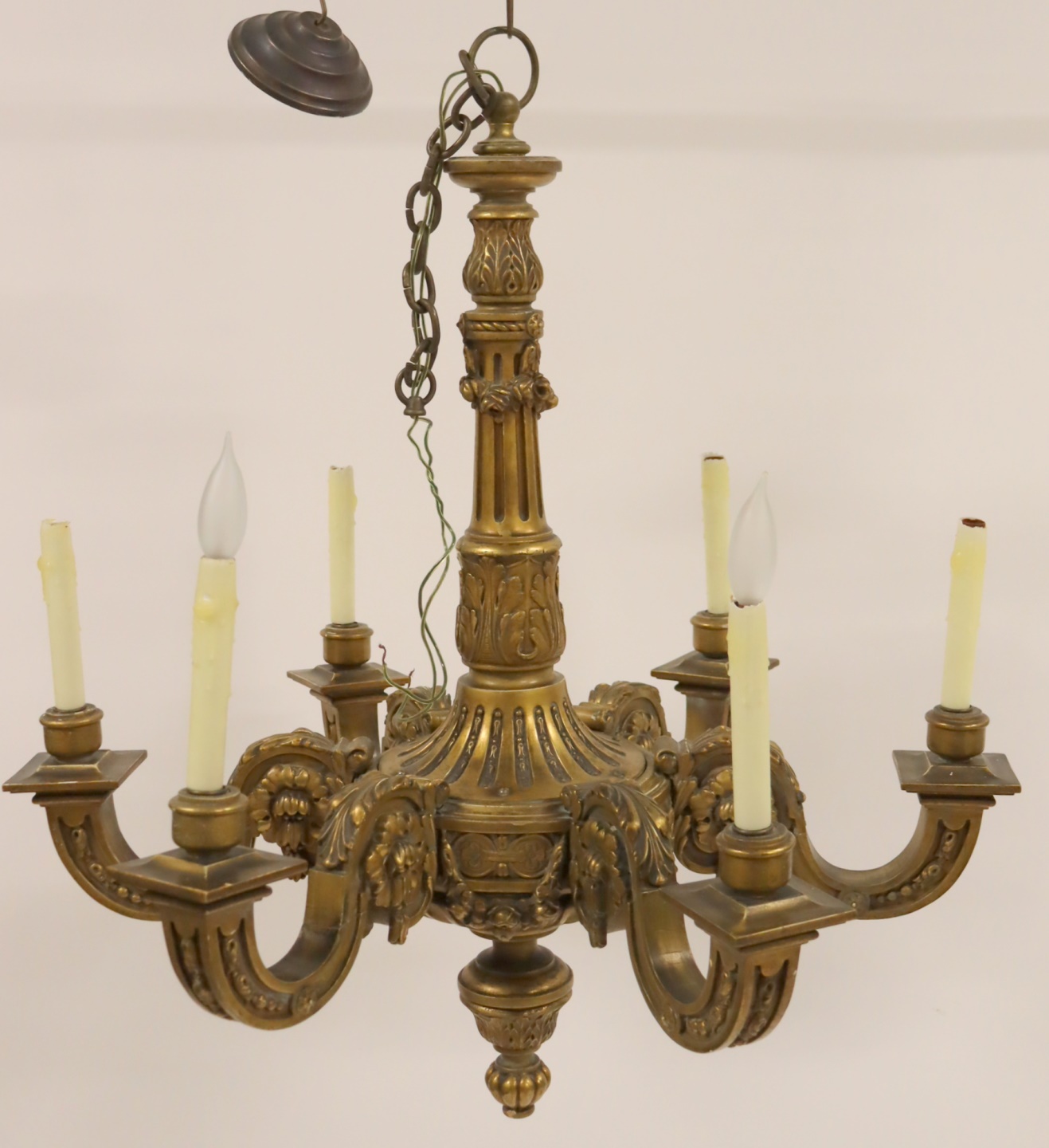 ANTIQUE CARVED AND GILTWOOD CHANDELIER  3b7b16