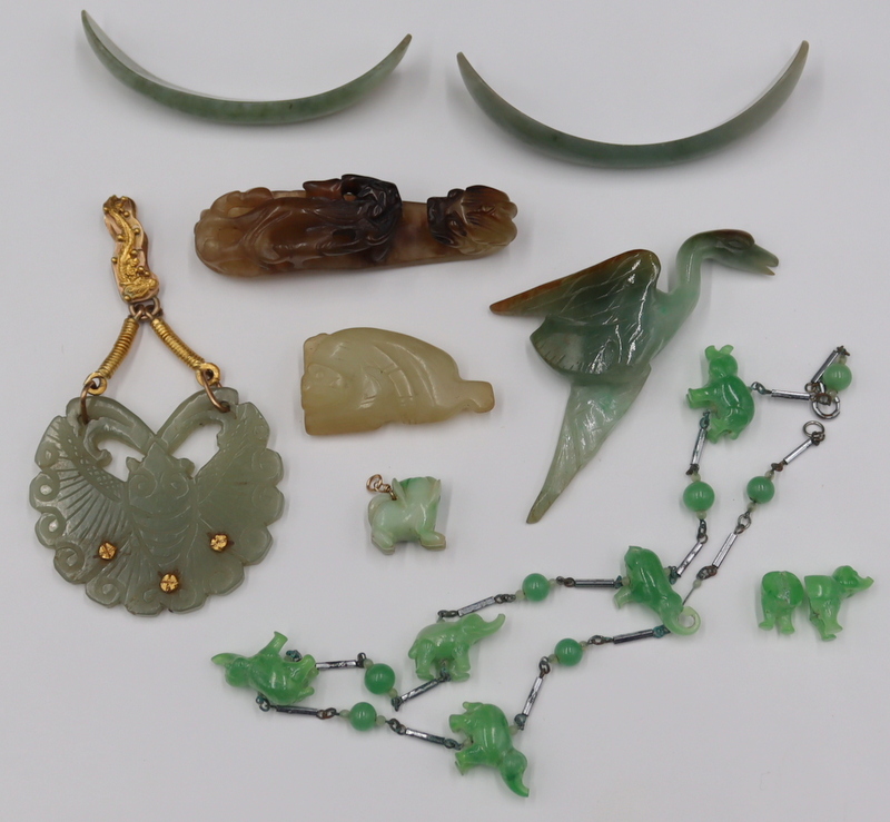 ASSORTED CARVED JADE OBJETS DART AND