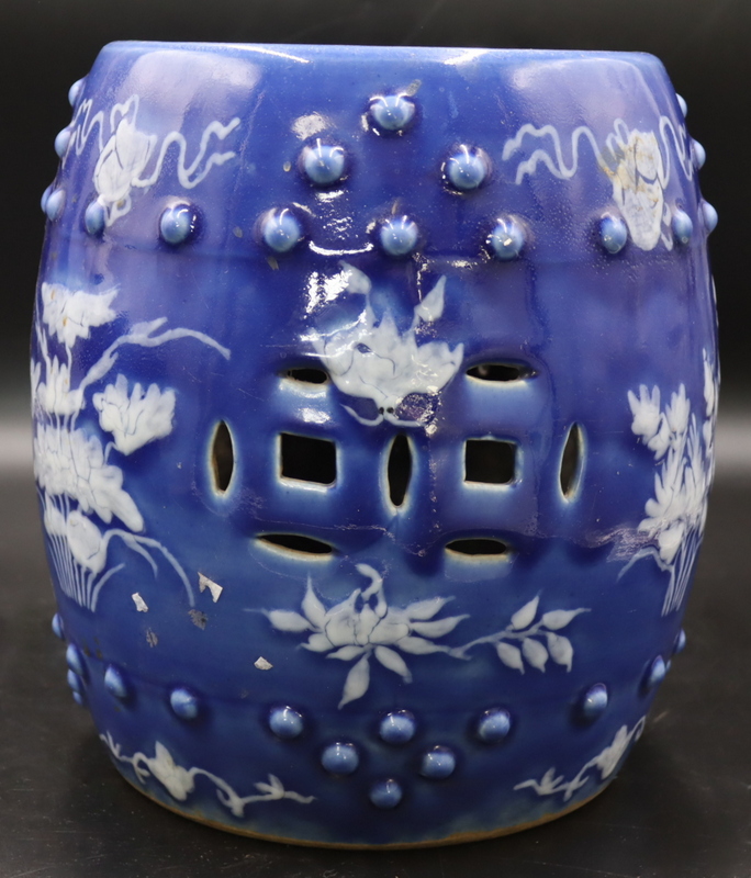 CHINESE BLUE AND WHITE FLORAL GARDEN 3b7b8a