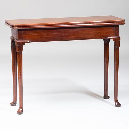 GEORGE II MAHOGANY GAMES TABLEFitted