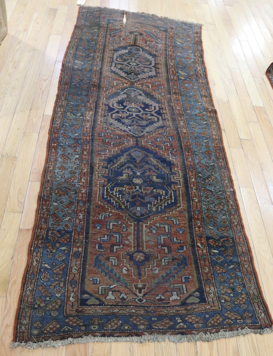 ANTIQUE AND FINELY HAND WOVEN RUNNER  3b7beb
