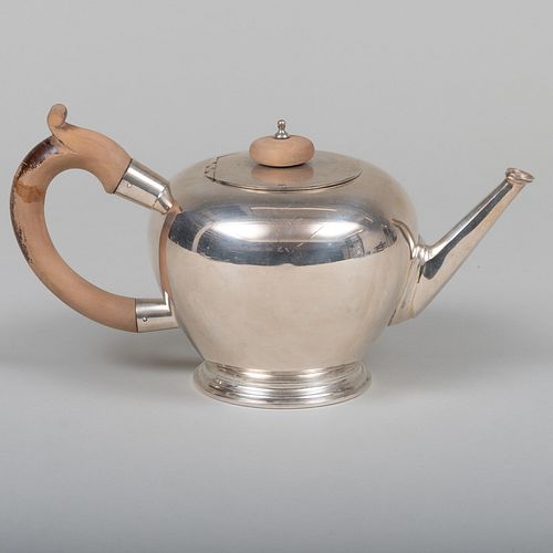 ENGLISH STERLING SILVER TEAPOTMark 3b7c01